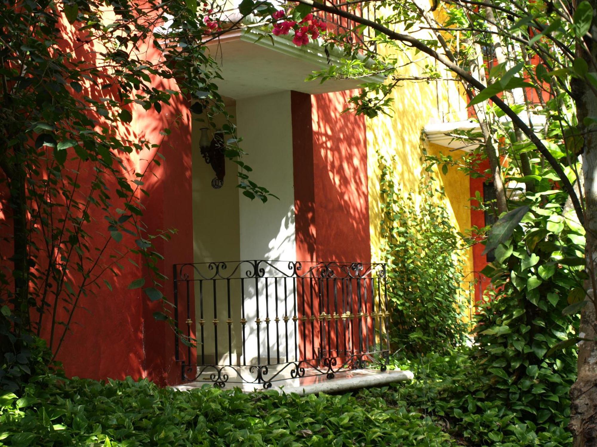 Ecotel Quinta Regia Valladolid  Buitenkant foto